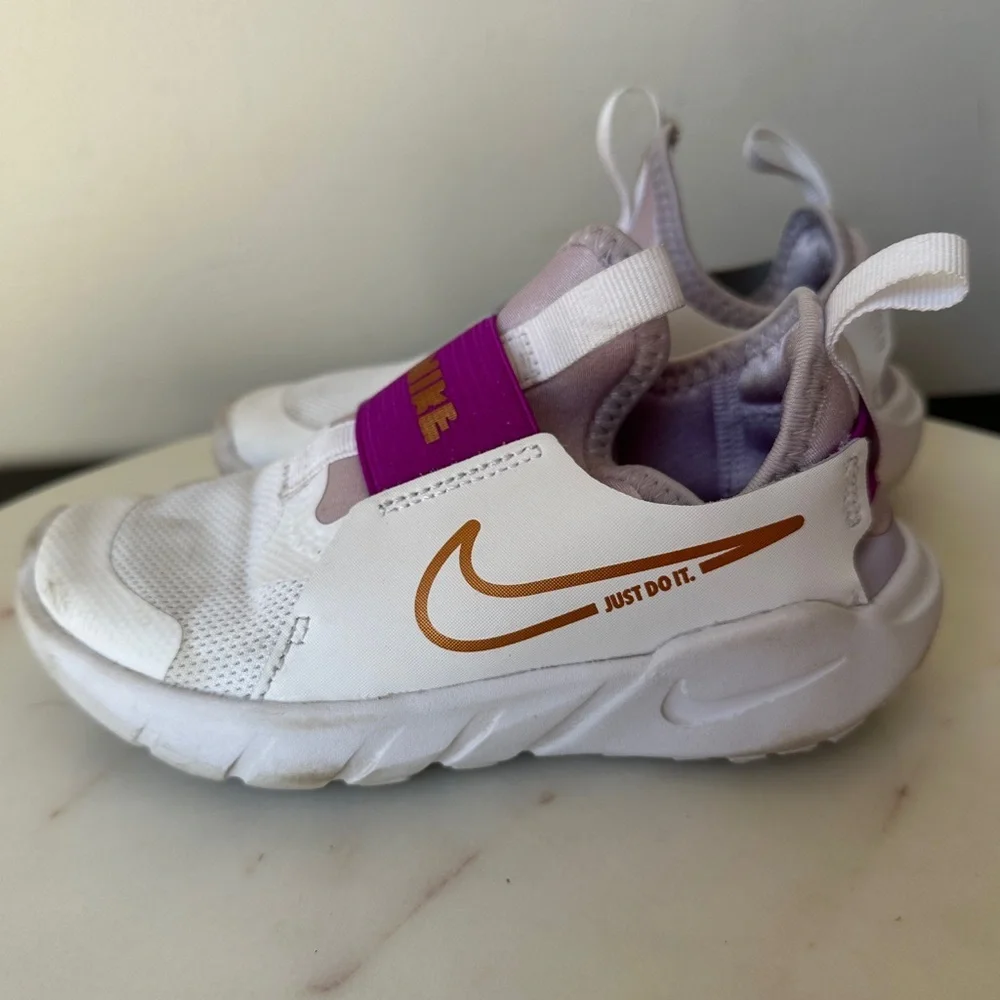 Nike Toddler girls Flex Runner 2 Slip on Sneakers no laces 11c